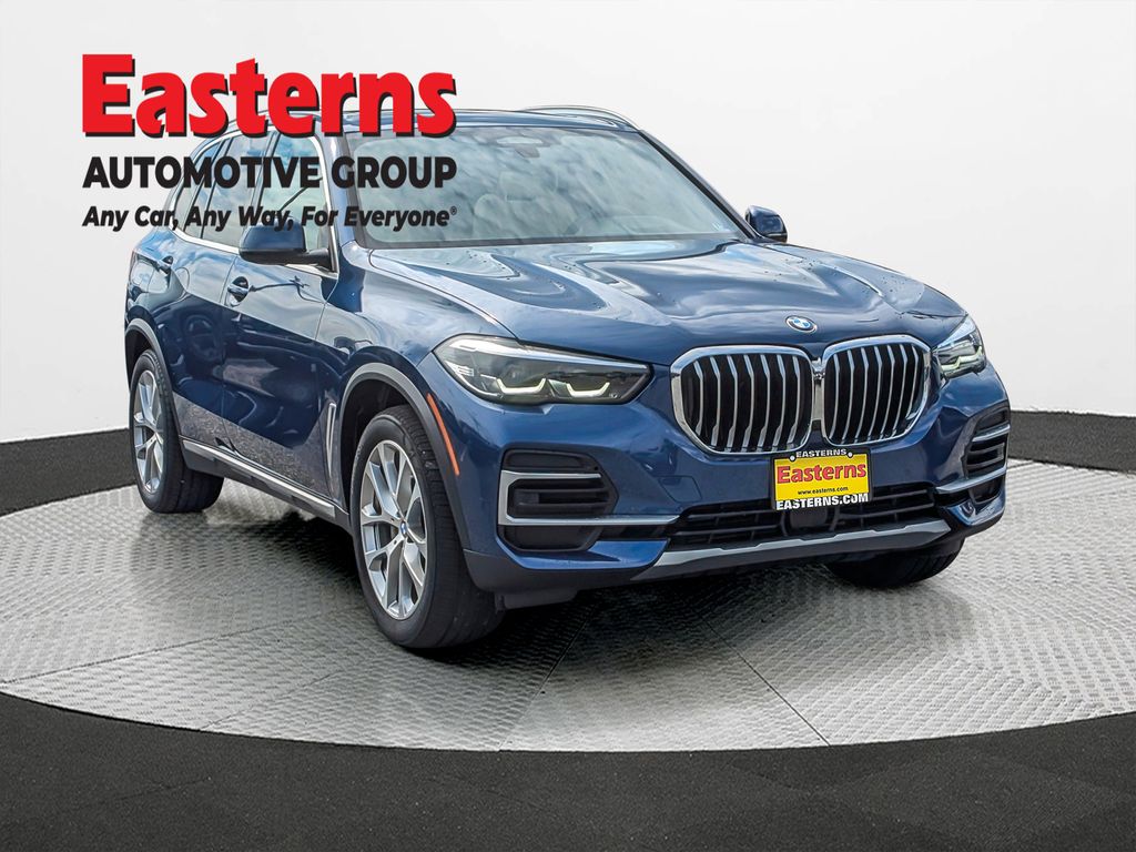 2022 BMW X5 xDrive40i Image 3 of 33