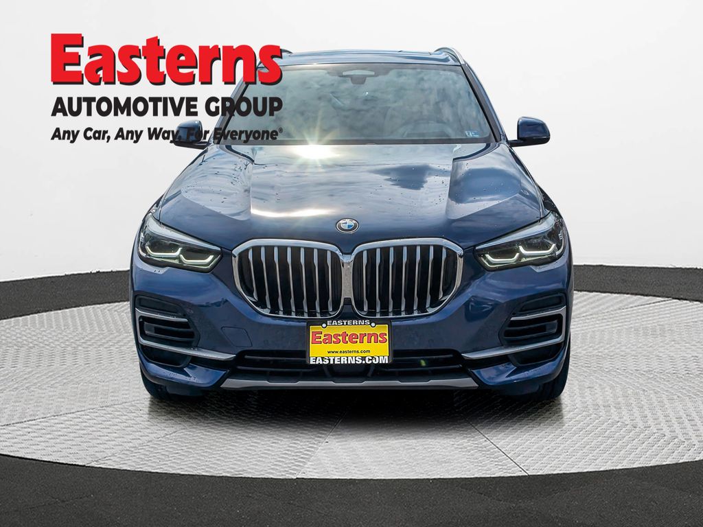 2022 BMW X5 xDrive40i Image 2 of 33