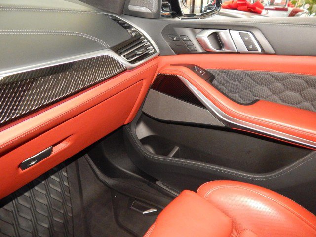 Vehicle image 28 of 38