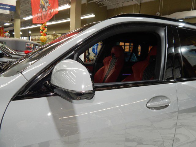 Vehicle image 13 of 38