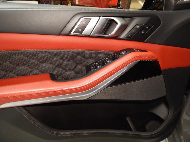 Vehicle image 14 of 38