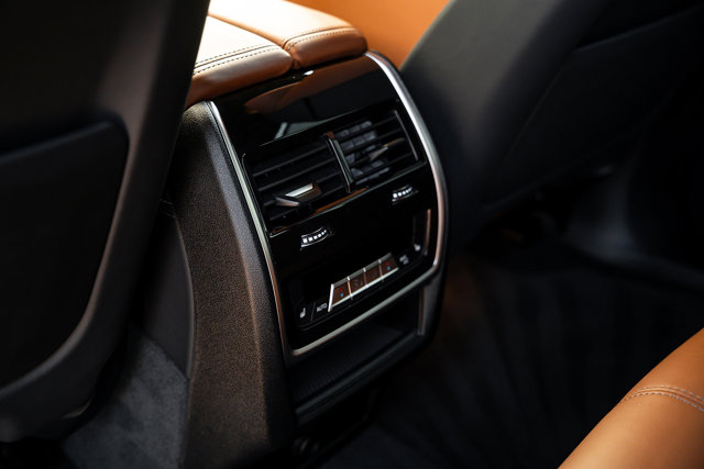 Vehicle image 31 of 56