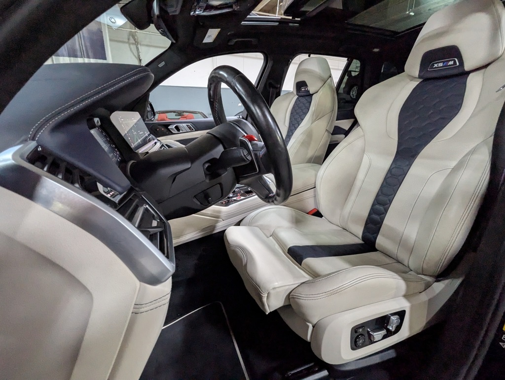 Vehicle image 17 of 53
