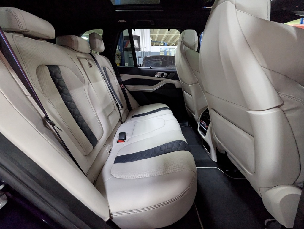 Vehicle image 25 of 53