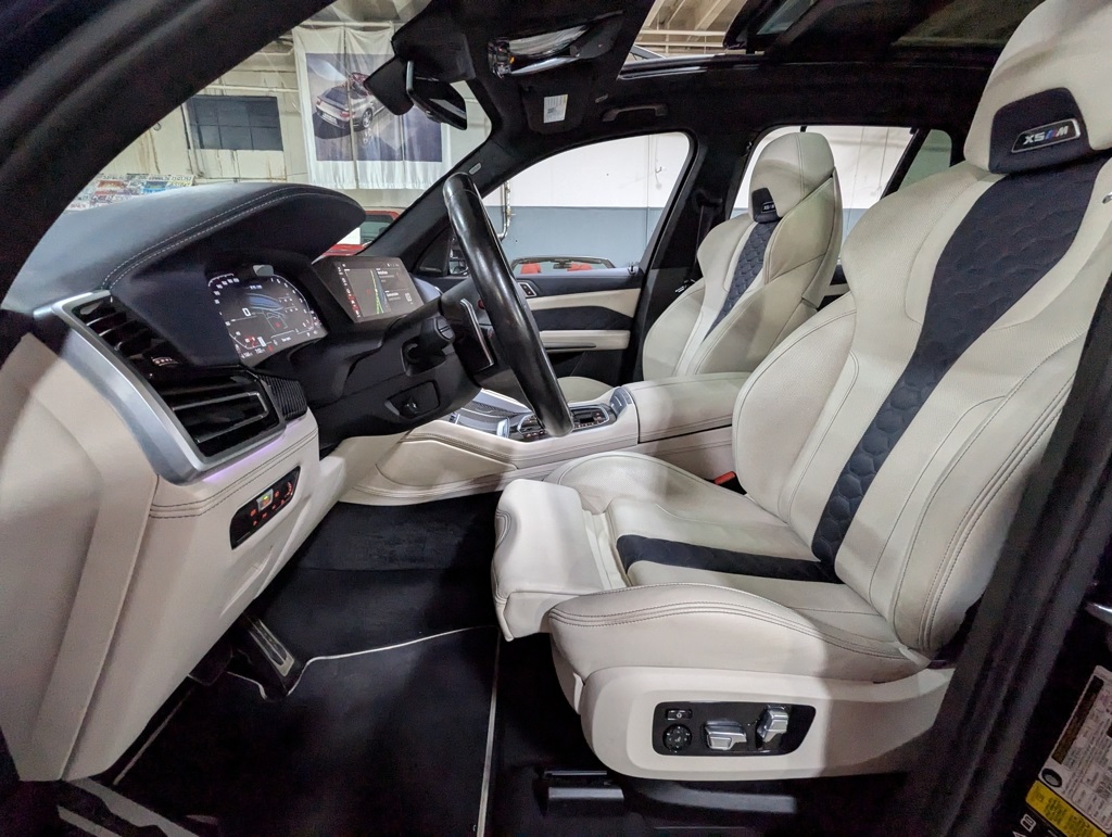 Vehicle image 18 of 53