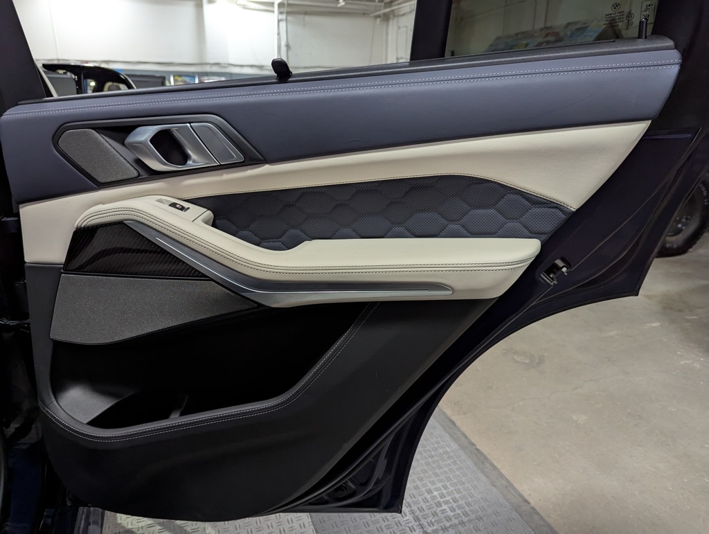 Vehicle image 26 of 53
