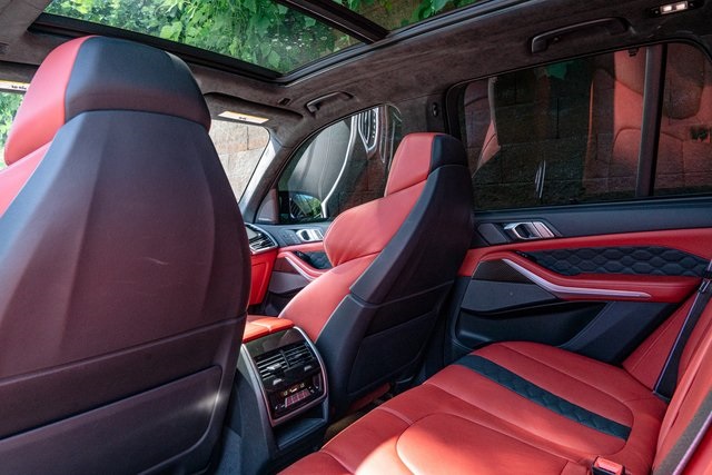 Vehicle image 12 of 33
