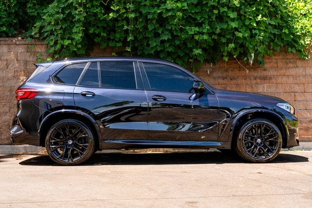 Vehicle image 4 of 33
