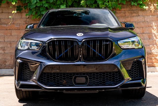 Vehicle image 2 of 33