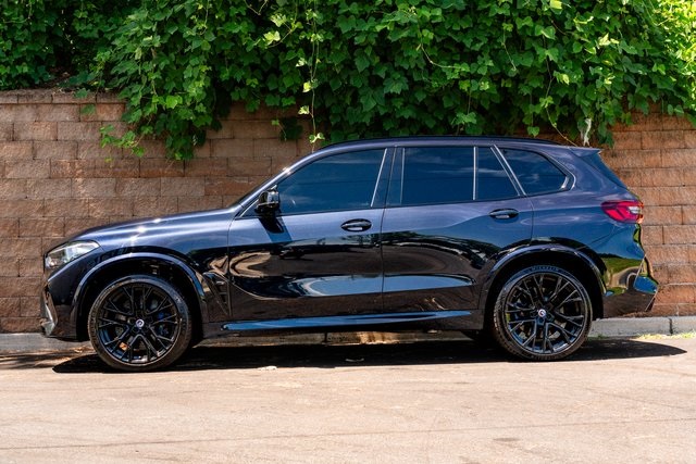 Vehicle image 8 of 33