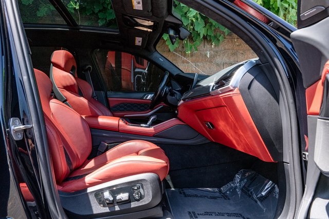 Vehicle image 15 of 33