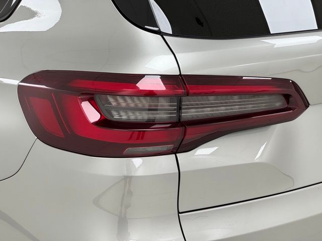 Vehicle image 9 of 57