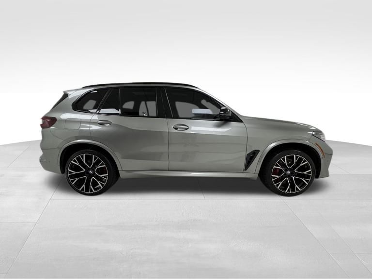 Vehicle image 4 of 57