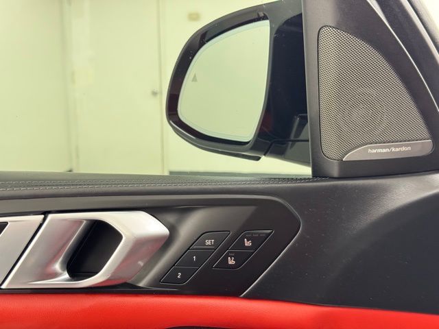 Vehicle image 13 of 57
