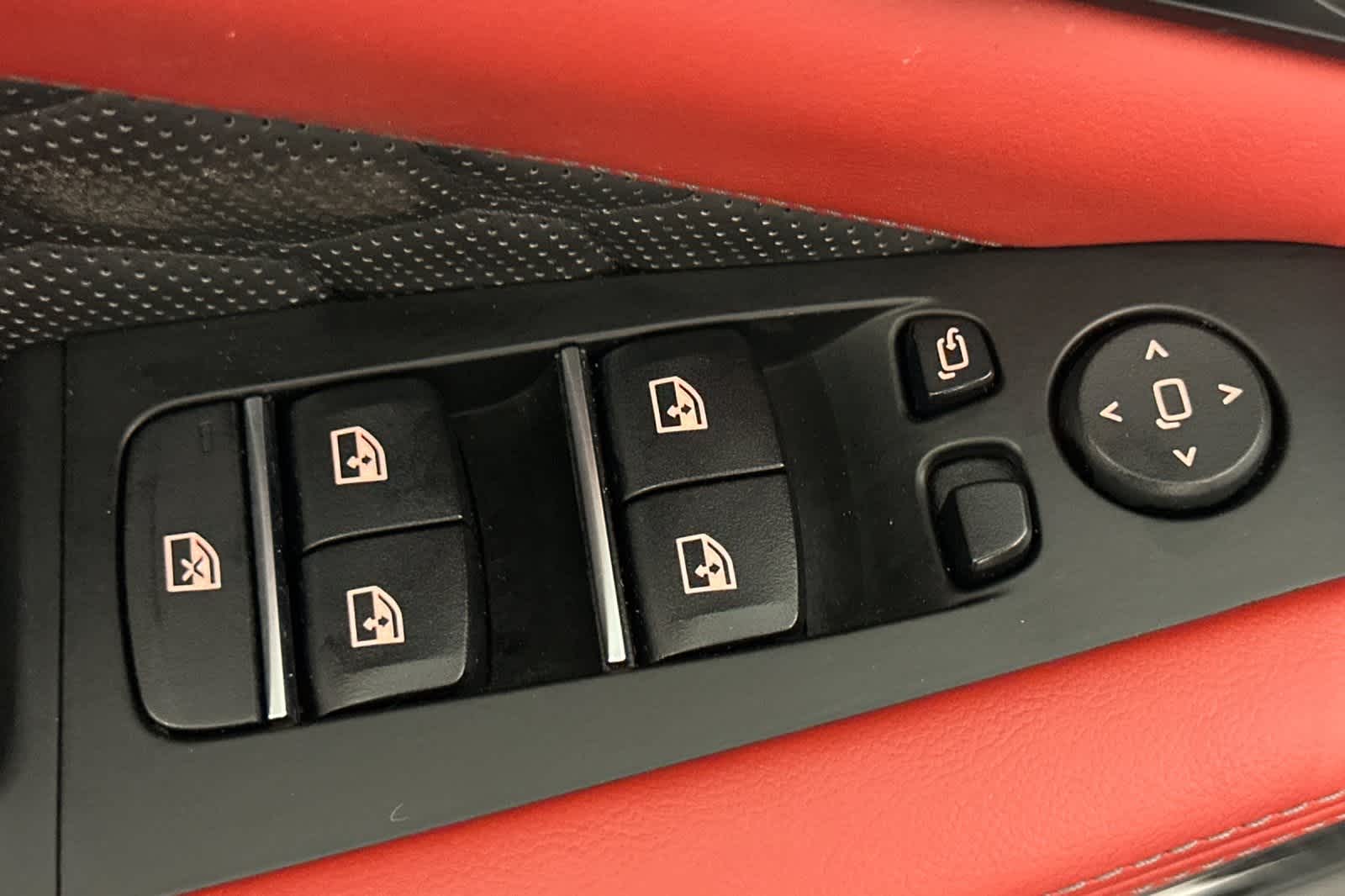 Vehicle image 23 of 30