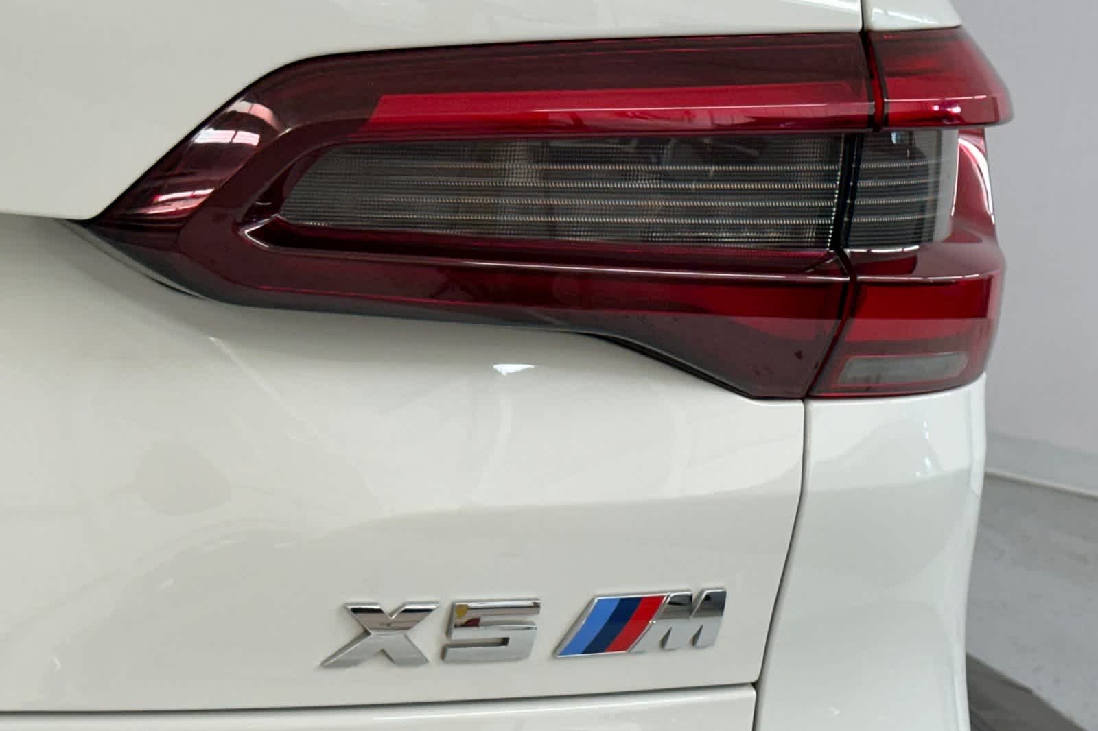 Vehicle image 26 of 30