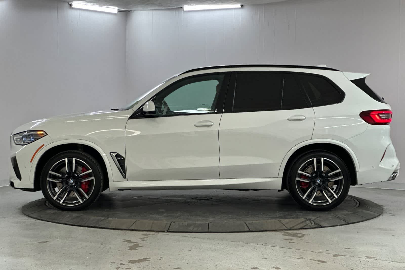 Vehicle image 8 of 30