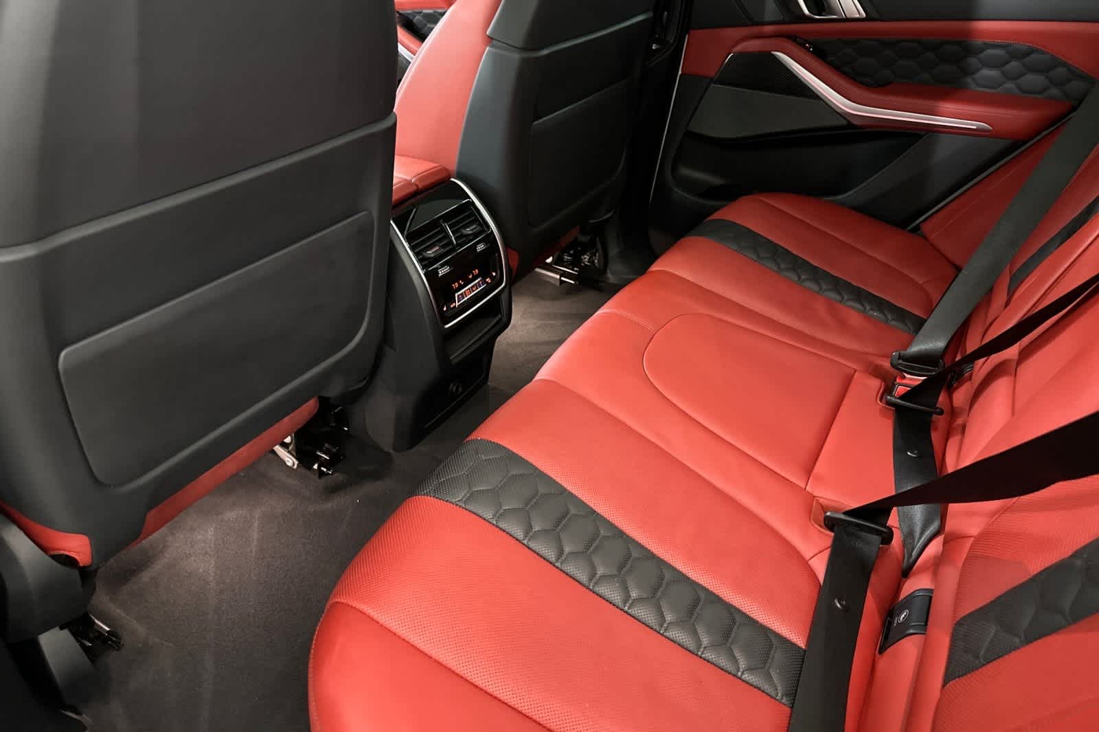 Vehicle image 11 of 30