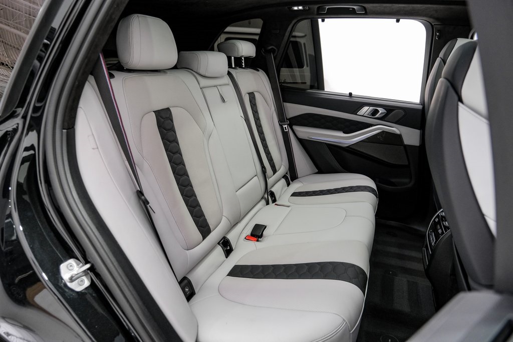 Vehicle image 31 of 55