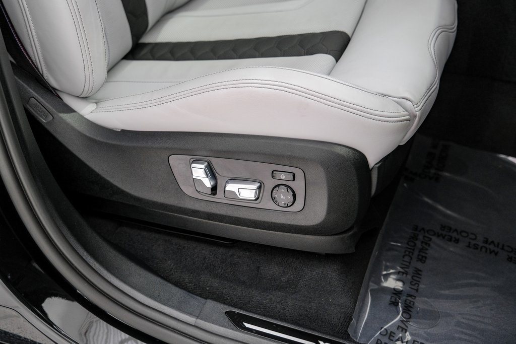 Vehicle image 30 of 55