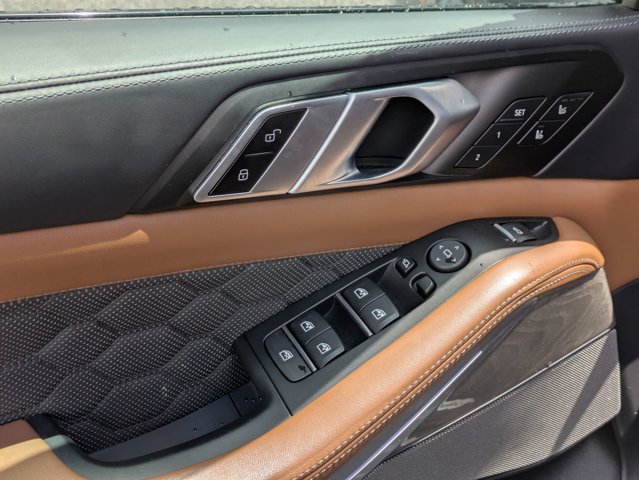 Vehicle image 10 of 29