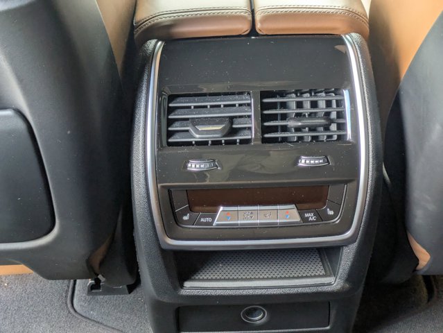 Vehicle image 22 of 29