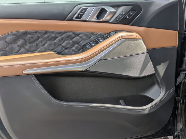 Vehicle image 9 of 29