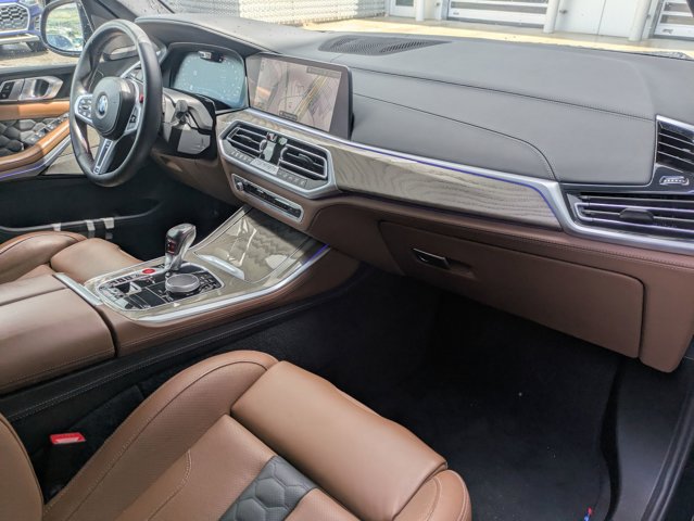 Vehicle image 27 of 29