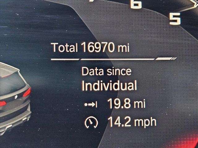 Vehicle image 18 of 24