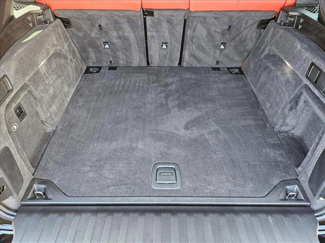 Vehicle image 11 of 24