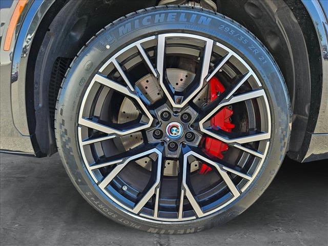 Vehicle image 10 of 24