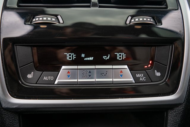Vehicle image 41 of 45