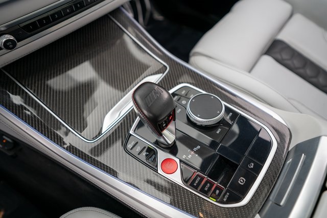 Vehicle image 25 of 45
