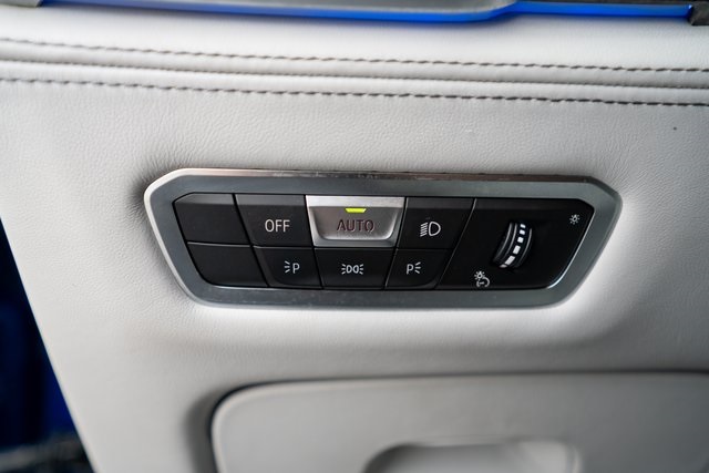 Vehicle image 22 of 45