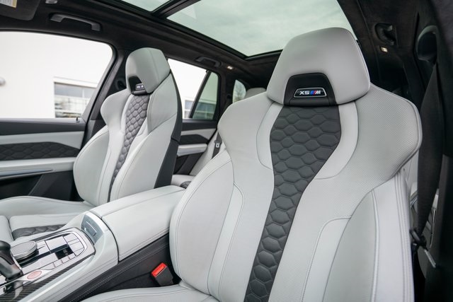 Vehicle image 14 of 45
