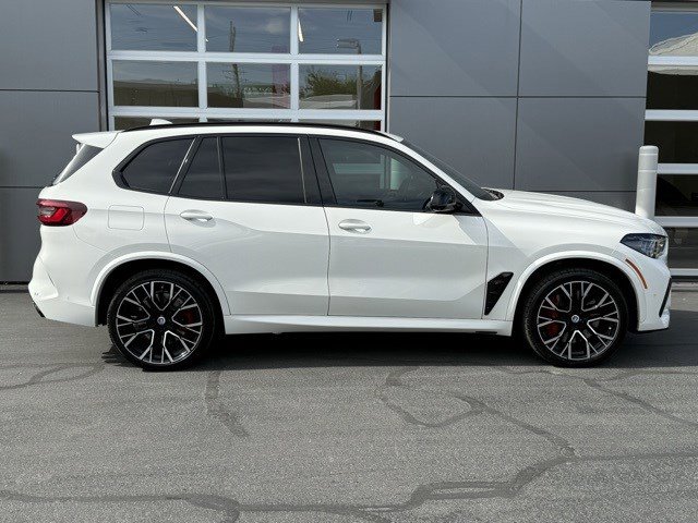 Vehicle image 4 of 19