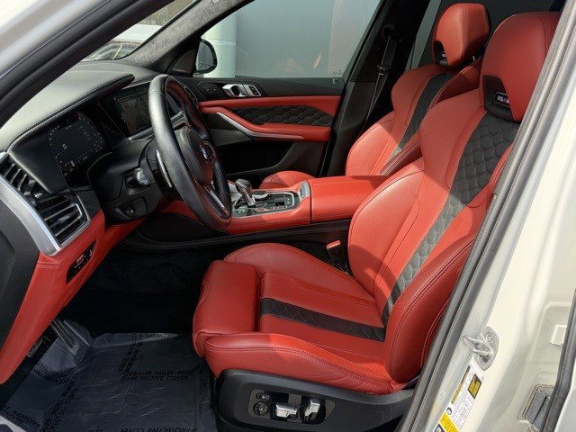 Vehicle image 14 of 19