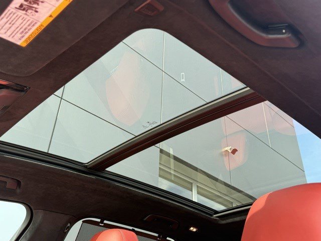 Vehicle image 13 of 19
