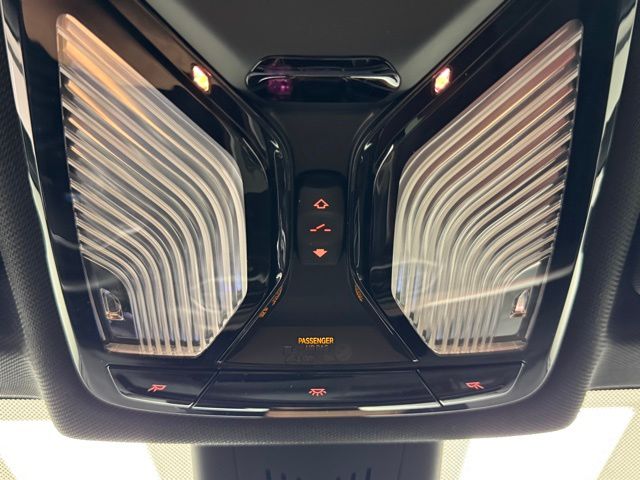Vehicle image 35 of 48