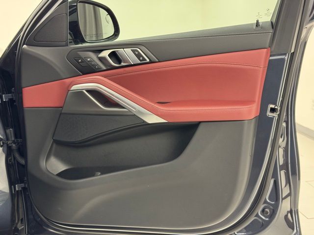 Vehicle image 38 of 48