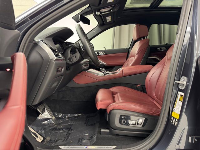 Vehicle image 7 of 48