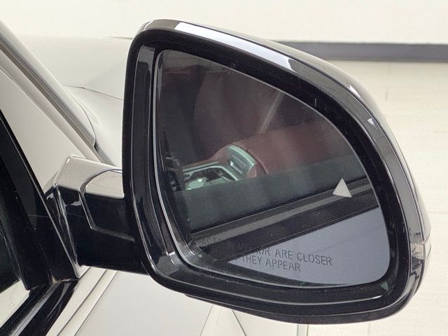 Vehicle image 37 of 48