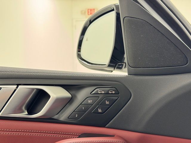 Vehicle image 9 of 48