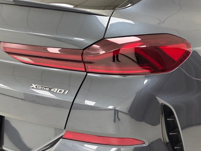 Vehicle image 5 of 48