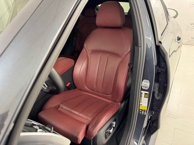 Vehicle image 12 of 48