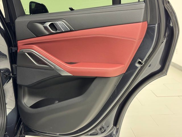 Vehicle image 40 of 48