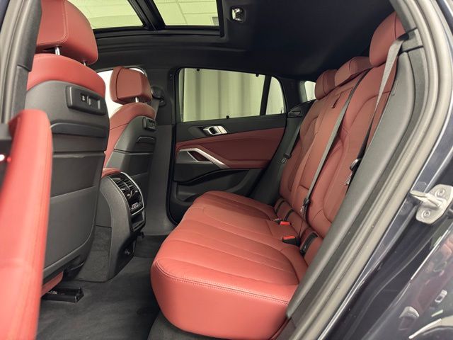 Vehicle image 43 of 48