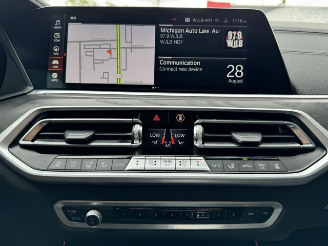 Vehicle image 23 of 30