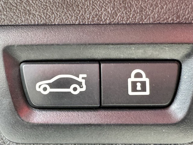 Vehicle image 13 of 30