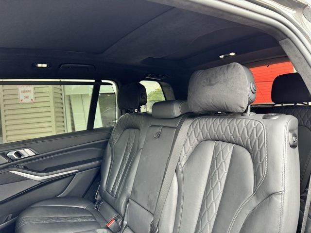 Vehicle image 17 of 30